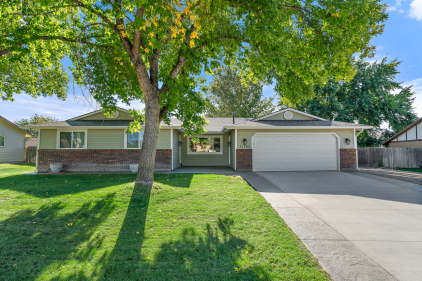 Well Maintained Home In Desirable Boise Subdivision - LIVE AUCTION - MLS # 98860478