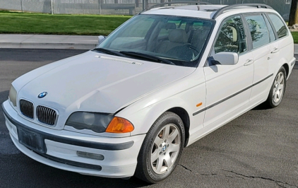 2001 BMW 325I - SUNROOF!