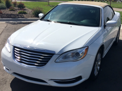 2011 CHRYSLER 200 - CONVERTIBLE!