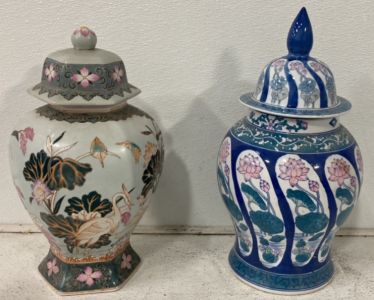 (2) 17&rsquo;&rsquo; And 18 1/2&rsquo;&rsquo; Ceramic Decorative Vase With Lids