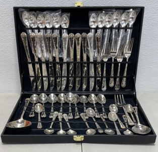 (1) WM Rogers & Son Silverplate Silverware Flatware Set In Case
