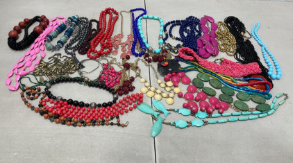 (29) Various Ladies Costume/Craft Necklaces