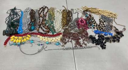 (27) Various Ladies Costume/Craft Necklaces