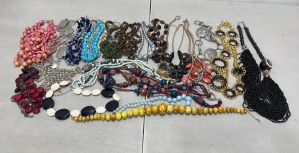 (20) Various Ladies Costume/Craft Necklaces