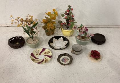Large Lot Of Vintage Glass House Decorations And Kitchenware Collectibles