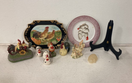 Medium Lot Of Vintage Glass And Ceramic Kitchenware And House Decorations