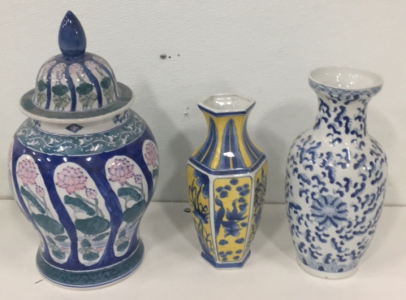 (1) 18&rdquo; Floral Design Chinese Blue Ceramic Vase With Lid (1) 12&rdquo; Ceramic Fish And Floral Chinese Vase (2) 14&rdquo; Ceramic Blue Chinese Vase