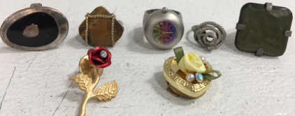 (5) Costume Jewelry Rings (1) Rose Pin (1) Yellow Rose Heart