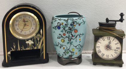 (1) Japanese Lamp (1) Powell Quartz Clock (1) Spartus Clock