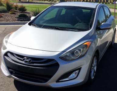 2014 HYUNDAI ELANTRA- CLEAN INTERIOR - 127K MILES