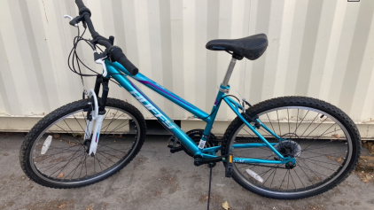 26” Huffy Incline Bicycle (Teal)