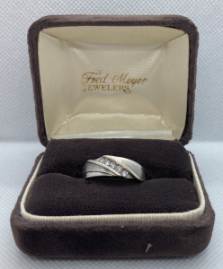 Men's Size 10 White Gold And Diamond Wedding Band - Stamped 10KSR