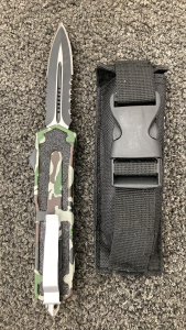 Automatic In And Out Camo Knife With Holder
