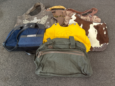 (7) Purses/ Handbags