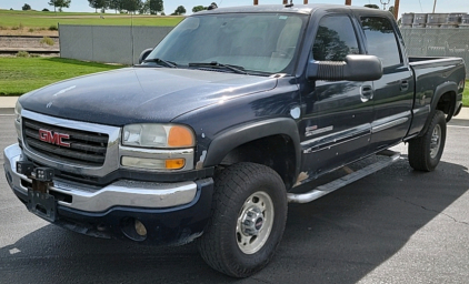 2005 GMC SIERRA 2500 - DIESEL - 4X4!