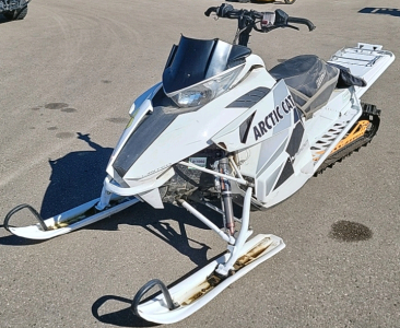 2013 ARCTIC CAT M800 LIMITED - RUNS WELL!