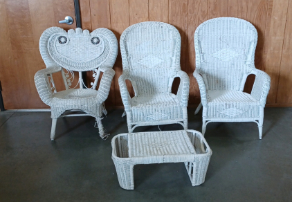 White-Painted Wicker Patio Furniture Set