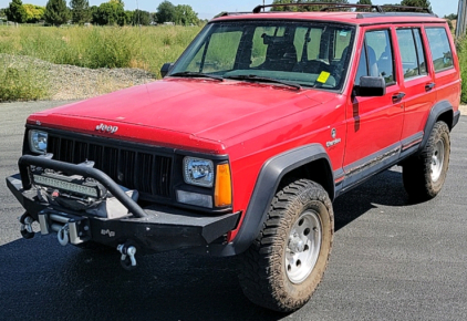 1995 JEEP CHEROKEE- 4x4 - FRONT WINCH AND CUSTOM BUMPER