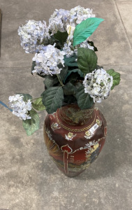 51&rsquo;&rsquo; Ceramic Japanese Art Style Flower Vase With Flowers