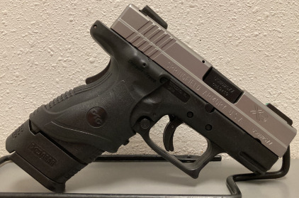 SPRINGFIELD XD-9 SUB-COMPACT 9X19 PISTOL WITH CRIMSON TRACE RED DOT— US88257; PLEASE INSPECT