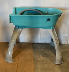 39’’ x 27’’ x 32’’ Booster Bath Elevated Dog Bath And Grooming Center