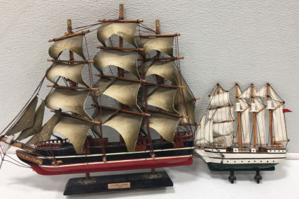 (1) Vintage Wooden Ship Model " Cutty Sark" 16" Ship (1) Vintage Wooden Model Ship