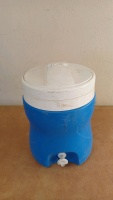 Igloo 2 Gallon Beverage Dispenser