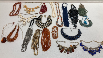 (20) Assorted Fashion Necklaces