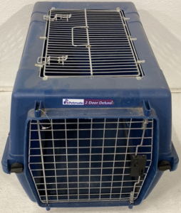 16’’ x 22’’ x 14’’ Petmate w Door Deluxe Pet Kennel