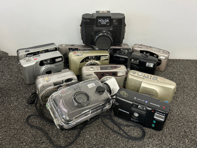COLLECTION OF VINTAGE FILM CAMERAS