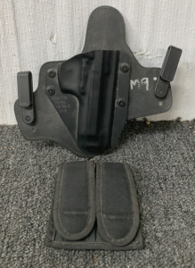 9 MILLIMETER ALIEN GEAR HOLSTER (PLEASE INSPECT) W/ EXTRA POUCH