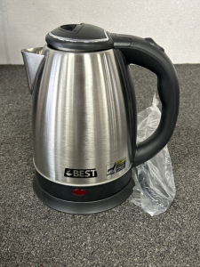 NEW FAST BOIL ELECTRIC KETTLE- POWERS ON; PLEASE INSPECT