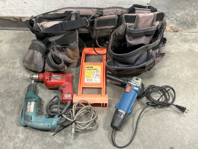 TOOLBAG, STANLEY PANEL CARRY, (2) DRILLS, AND ANGLE GRINDER. ALL POWER TOOLS POWER ON; PLEASE INSEPCT