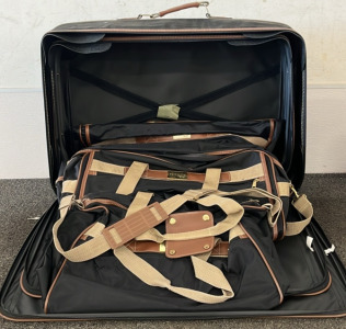 HAMPSHIRE COMPLETE TRAVEL SET W/ KEYS; PLEASE INSPECT