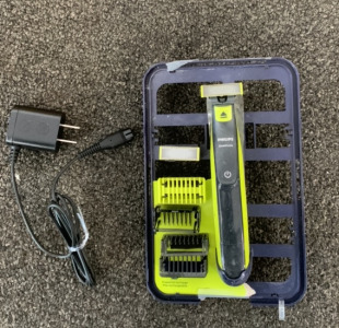 PHILIPS ONE BLADE RAZOR; PLEASE INSPECT ( DOES NOT TURN ON)