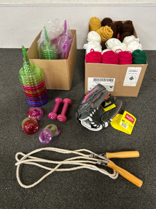 BRAND NEW RAWLING 11” YOUTH SOFTBALL MITT, BOX OF YARN (BERRY, WHITE, COFFEE & MUSTARD), DISPOSABLE PLASTIC MARGARITA GLASSES, JUMP ROPE AND 1LB HAND WEIGHTS; PLEASE INSPECT