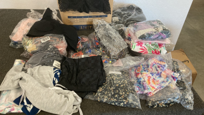 SIZE XL CLOTHES - NEW AND LIKE NEW - PLEASE INSPECT