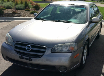 2003 NISSAN MAXIMA - CLEAN INTERIOR!