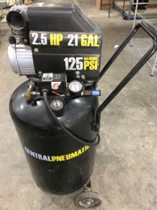 Central Pneumatic 2.5 HP 21 Gal 125 Max PSI Air Compressor