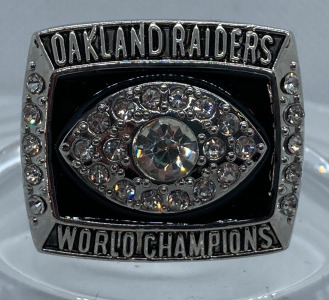 1976 OAKLAND RAIDERS ROUTER BOWL CHAMPIONSHIP REPLICA RING NAMED TO FRED BILETNIKOFF; PLEASE INSPECT
