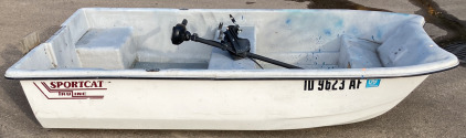 SPORTCAT TRULINE BOAT WITH MINNKOTA TROLLING MOTOR &mdash; 450 LB MAX WEIGHT LIMIT; PLEASE INSPECT