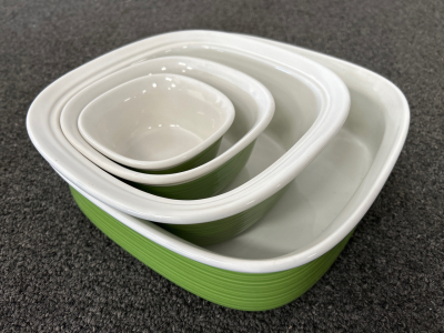 CORNINGWARE DISH SET