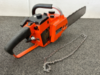 KIORITZ ECHO 302 CHAINSAW WITH EXTRA CHAIN- HAS GREAT COMPRESSION; PLEASE INSPECT - 5