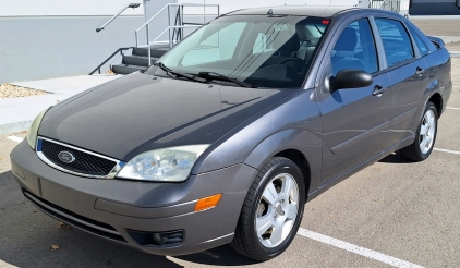 2007 FORD FOCUS - AFTERMARKET STEREO!