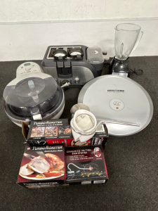 WORKING DOUBLE TOASTER WITH EGG COOKER OPTION, GEORGE FOREMAN GRILL, T-FAL ACTIFRY (EARLY MODEL AIR FRYER), OSTER BLENDER (NO LID), AND 2 TURBO ROASTER KITS (YES, THEY ALL WORK!) PLEASE INSPECT