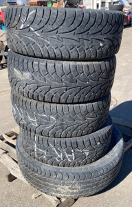 HANKOOK STUDDED SNOW TIRES. 225/60R16