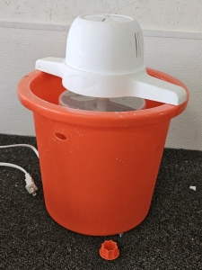 WORKING 4QT ELECTRIC ICE CREAM MAKER