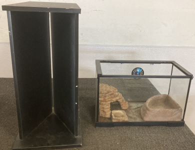 PET TANK WITH STAND 24&rdquo;X12&rdquo;X25&rdquo; - PLEASE INSPECT