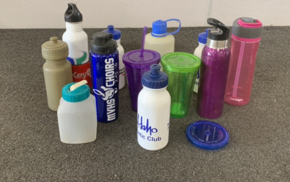 PLASTIC AND METAL PORTABLE WATER BOTTLES AND HOT DRINK CONTAINERS W/ LIDS