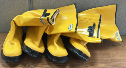 2 PAIRS OF SIZE 10 DURAWEAR YELLOW BOOTS